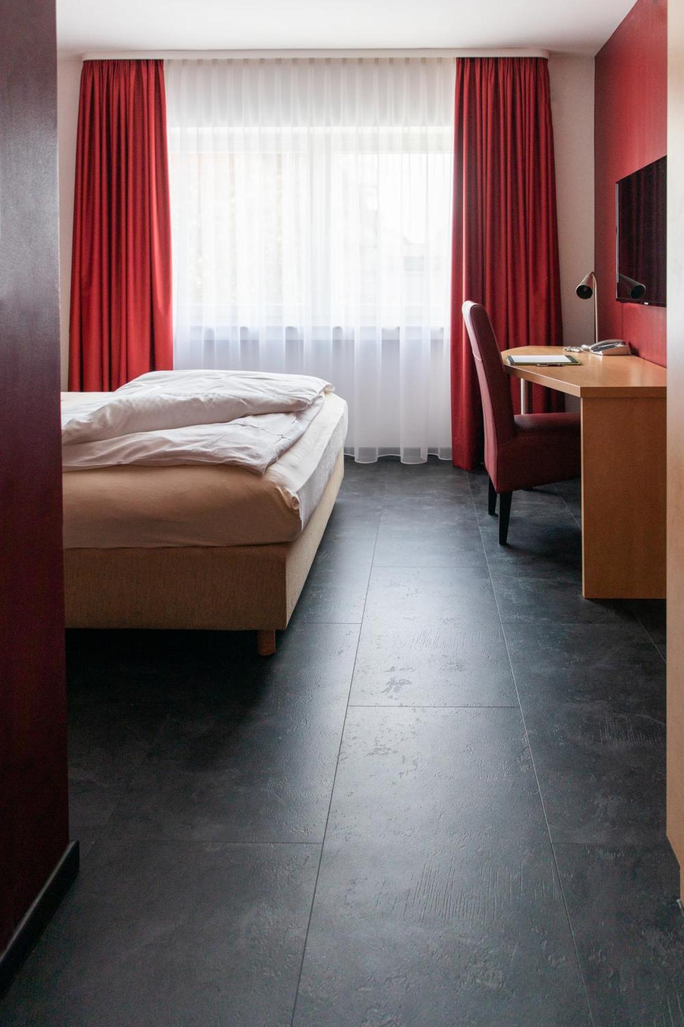 Mein Schlosshotel Heusenstamm Ngoại thất bức ảnh