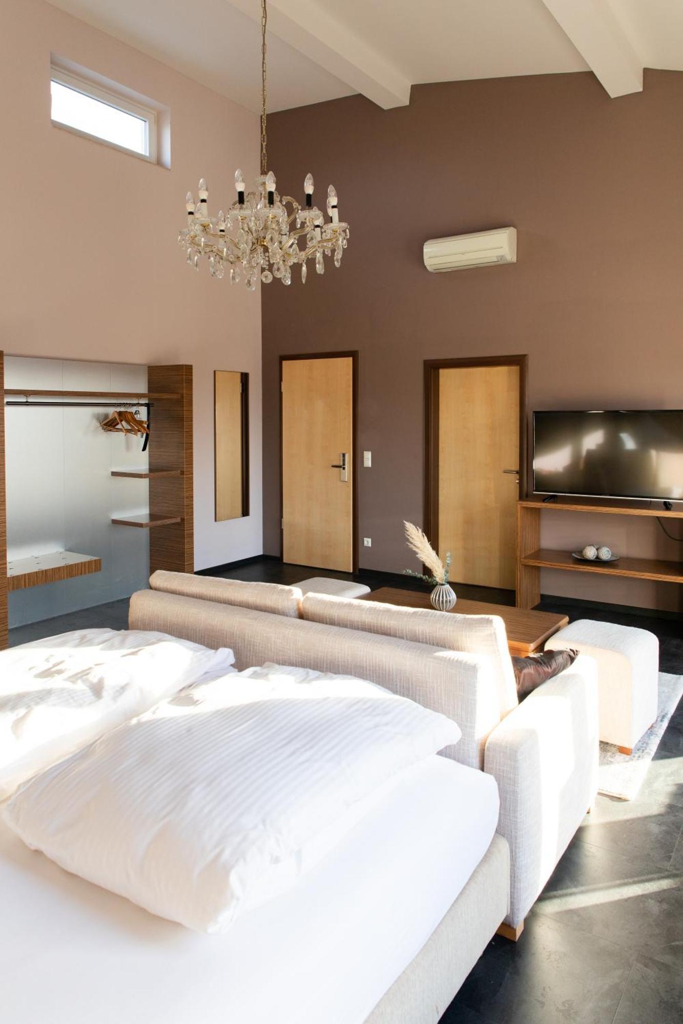 Mein Schlosshotel Heusenstamm Ngoại thất bức ảnh